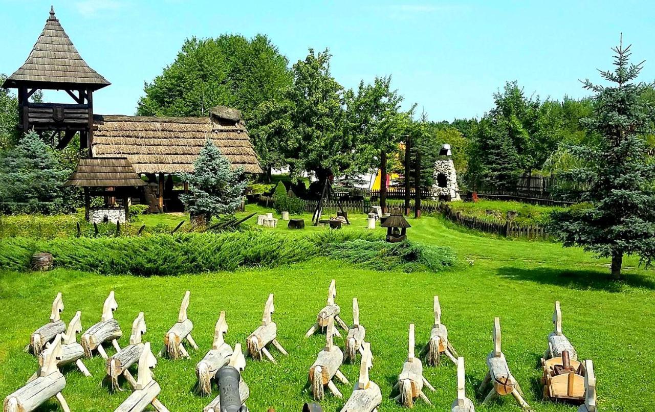 Grod Pedzikow Hotel Chęciny Buitenkant foto